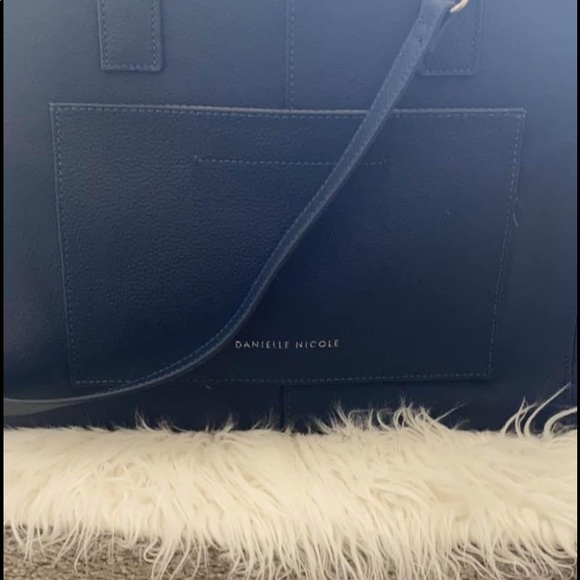 Danielle Nicole hand bag - new without tags - Picture 2 of 3